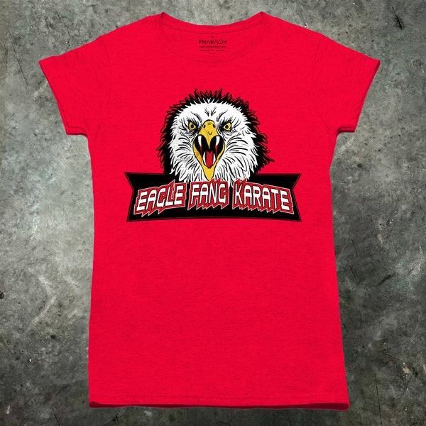 Das T-Shirt der Adler-Reißzahn-Karate-Frauen
